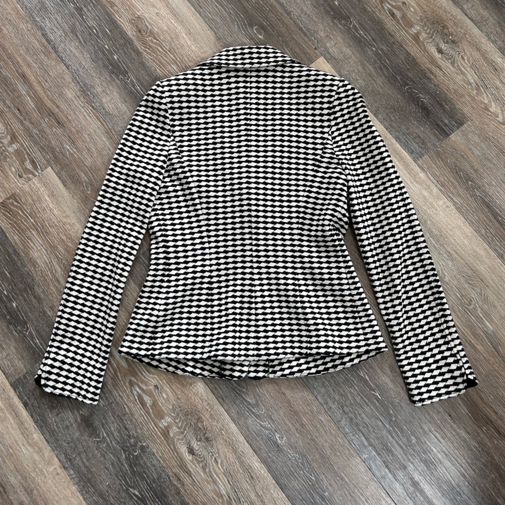 Vintage Armani Collezioni Black and White Geometric Knit Jacket Size 8 - Picture 3 of 4